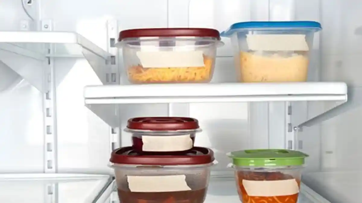 Menyimpan Makanan di Kulkas, Wadah Apa yang Paling Baik? Plastik atau Kaca?