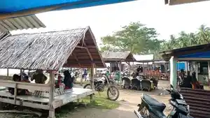 Sejumlah-pedagang-di-Wisata-Bahari-Polo-Pantai-Desa-L.jpg