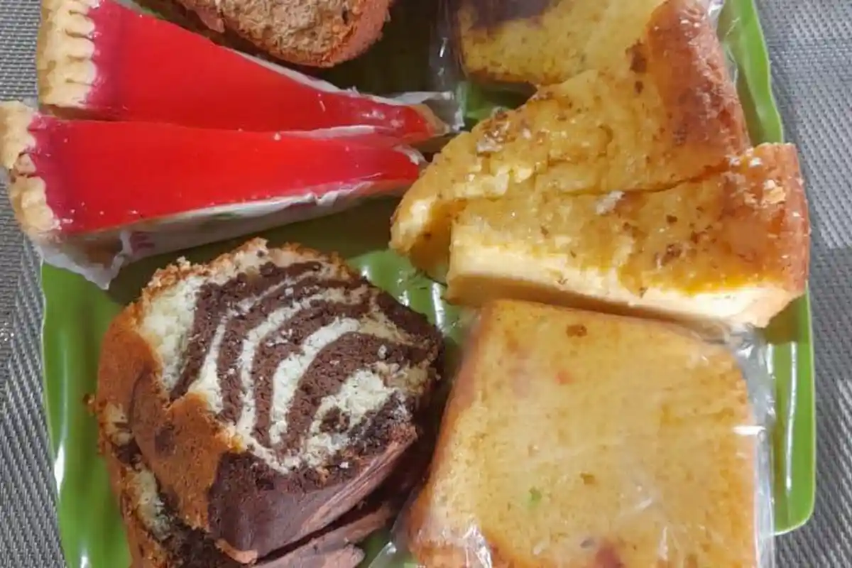 Kuliner NTT, Makan Kue Kupang,Inga Mantan Bupati Flores Timur JalanKaki Sampe Sepatu Robek diKupang