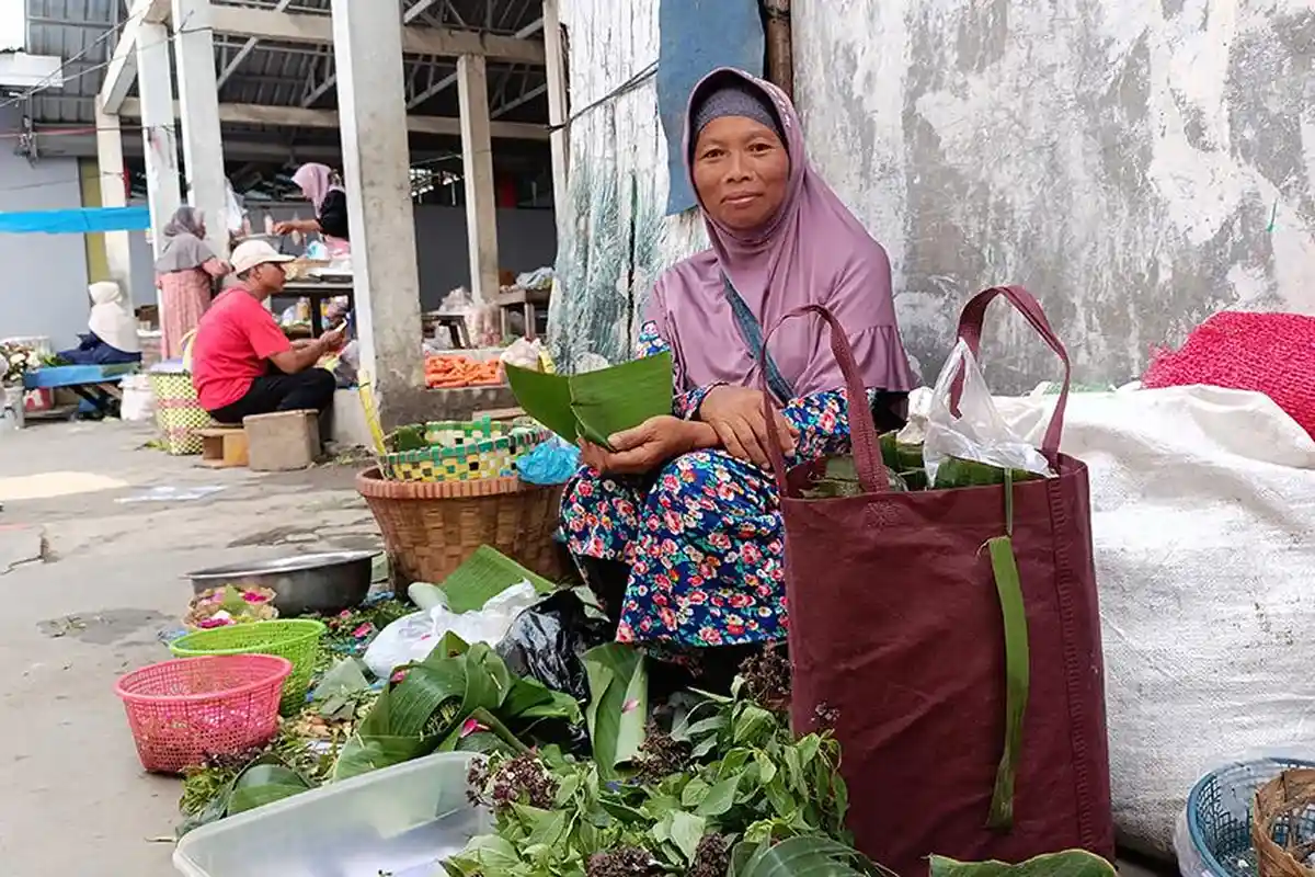 Bunga Ziarah Laris Manis di Pasar Tegowanu Grobogan Menjelang Idulfitri 2025