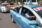 Aksi Unjuk Rasa Pengemudi Angkutan