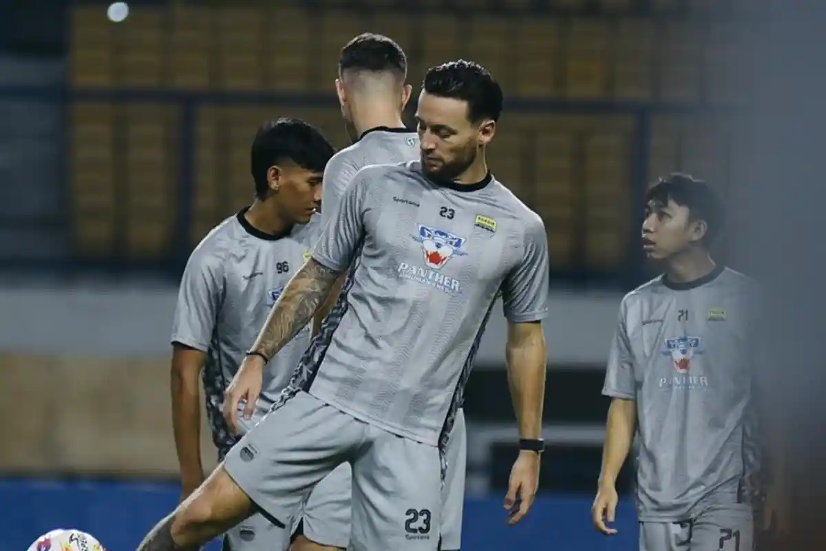 Sesi Latihan Terkini Persib Bandung Panen Sorotan Tajam dari Bobotoh, Kritik Pedas 1 Hal Ini