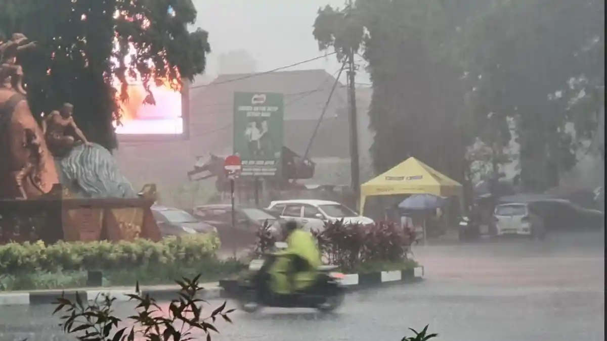 Ramalan Cuaca Jatim Rabu 25 Februari 2026 Besok, Blitar dan Malang Waspada Hujan Petir