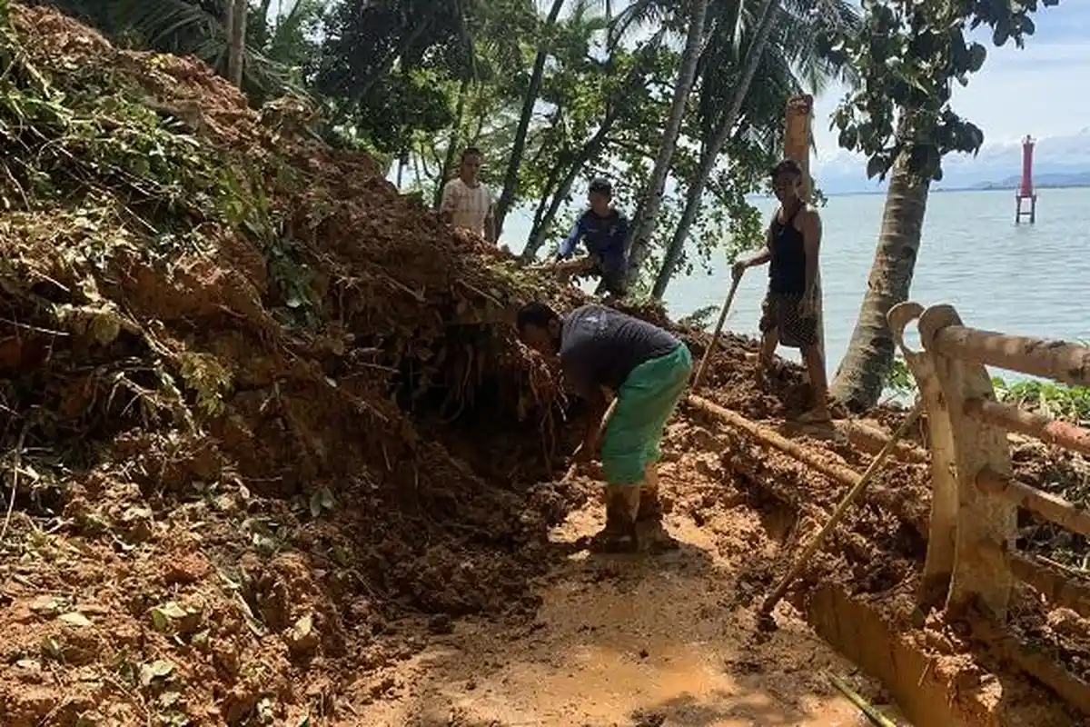 Objek Wisata Gunung Padang Ditutup Sementara, Akses Menuju Puncak Tertutup Longsor