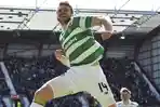 glasgow-celtic-stuart-armstrong_20170402_211637.jpg
