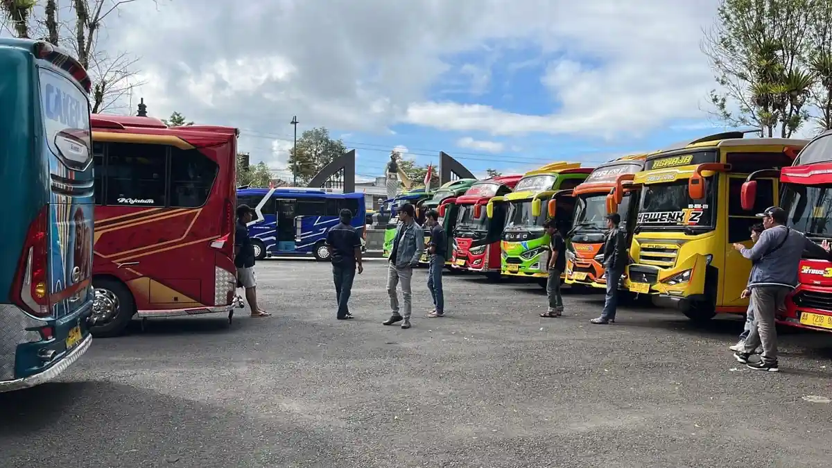 Bus Trayek Wonosobo-Dieng Mogok Massal, Protes Pick Up Buat Angkut Penumpang