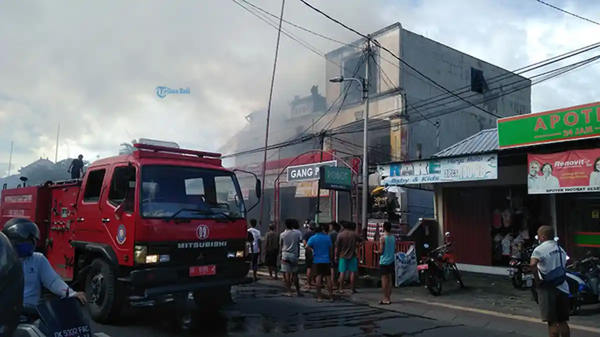 Polisi Masih Selidiki Penyebab Kebakaran Gudang Alfamart di Denpasar, 2 Pelinggih Juga Ikut Terbakar