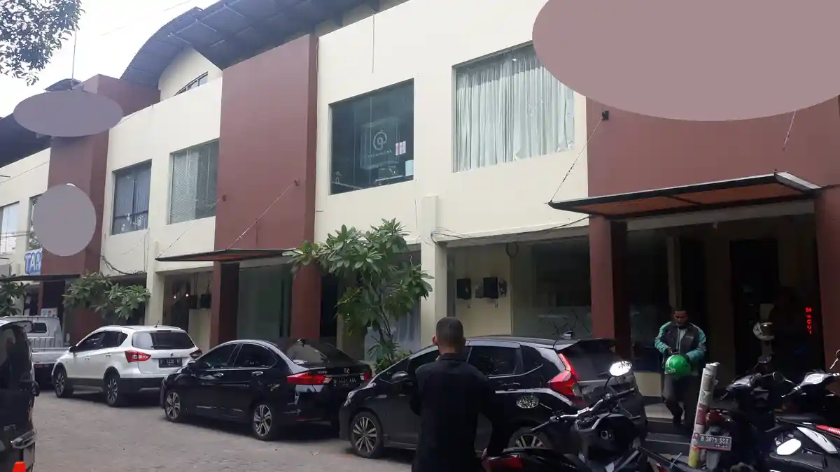 Praktik Stem Cell Hubsch di Kemang Disegel, Begini Kesaksian Warga