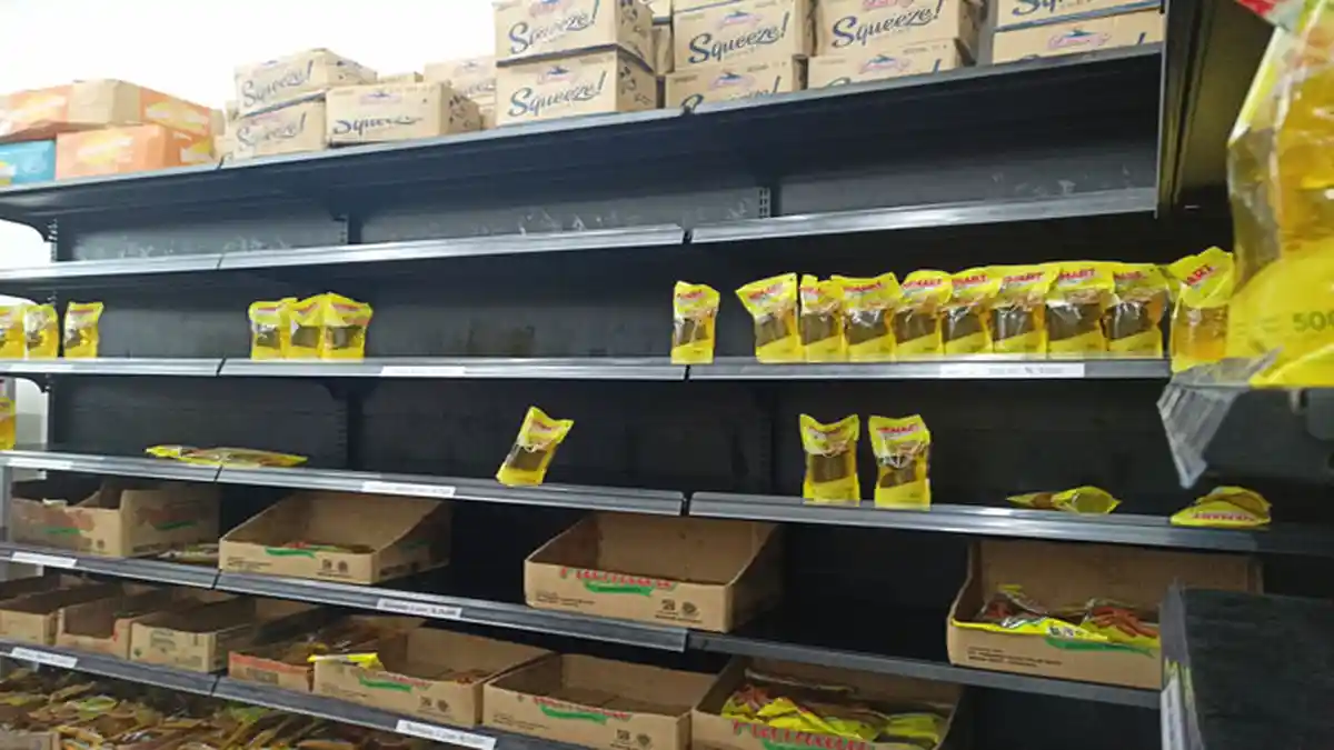 Cuan 'Haram' di Tengah Langkanya Minyak Goreng: Yang Beli Wajib Member dan Transaksi Barang Lain