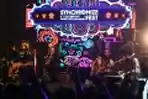 Aksi Steven and Coconutreez di Synchronize Fest