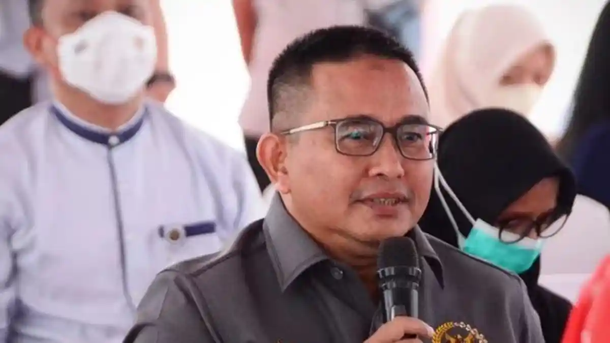 Legislator Partai Golkar Muhammad Fauzi Prihatin Bandara Aroeppala Selayar Tutup