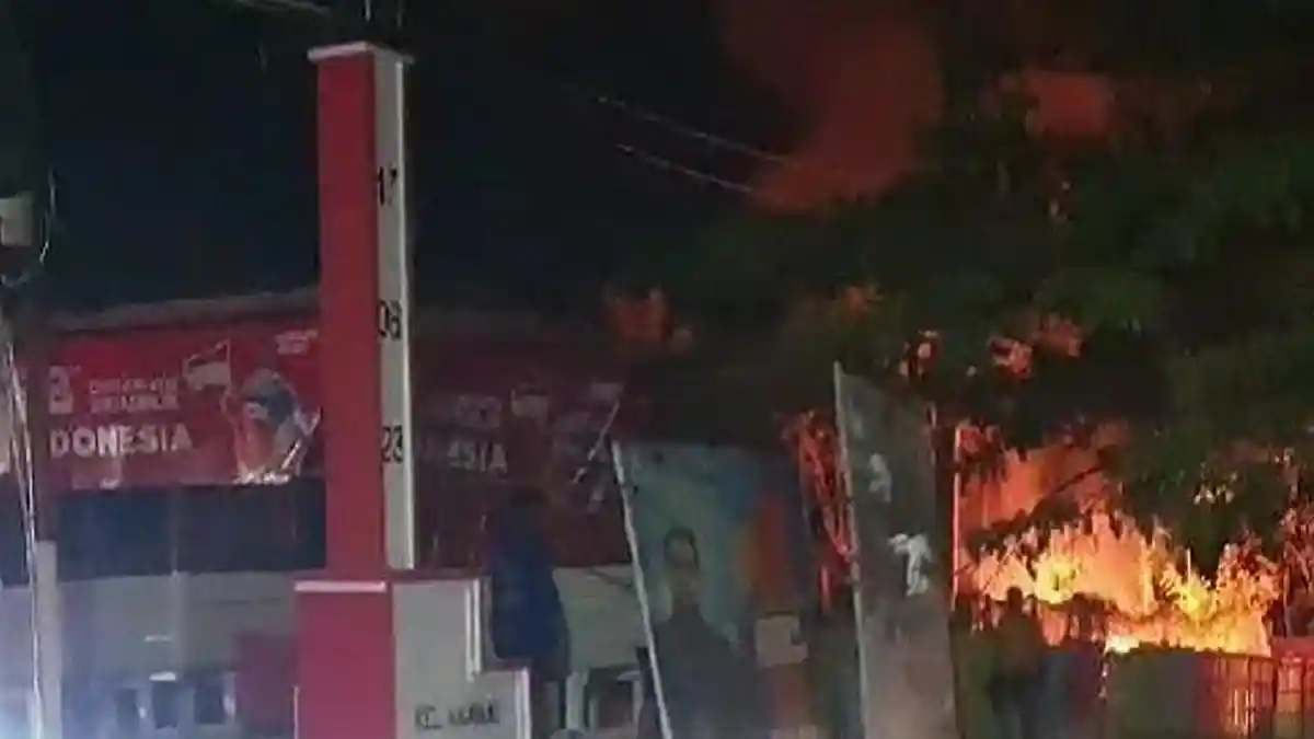 Kesaksian Warga di BTN Tunggala Kendari Soal Trafo Terbakar, Ada Percikan Api Usai Pemadaman Listrik