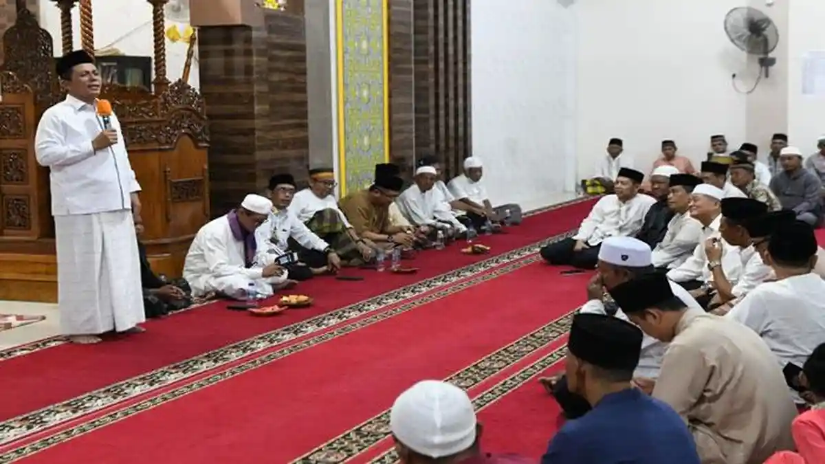Gubernur Kepri Safari Ramadhan di Bintan, Ansar Serahkan Bantuan Masjid Rp 100 Juta