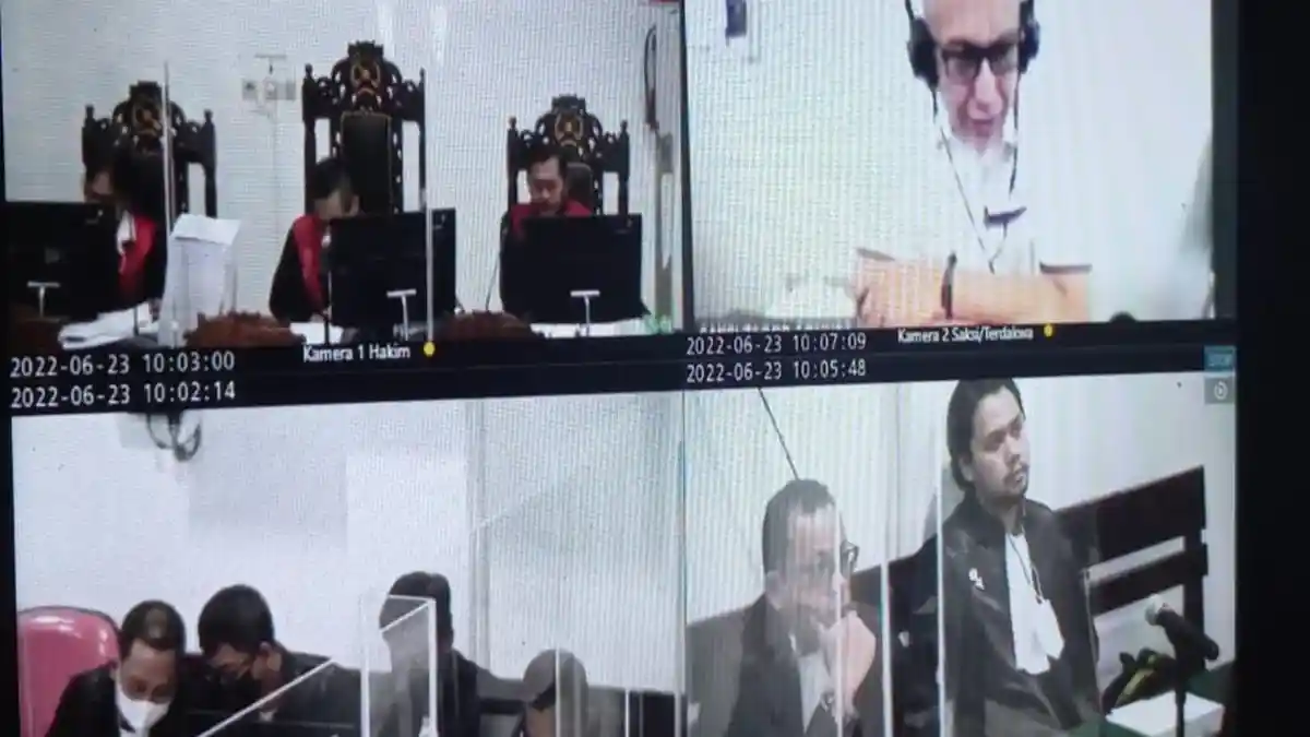 Berbelit-belit Beri Kesaksian, Eks Bupati Tagop Soulissa Dimarahi Hakim