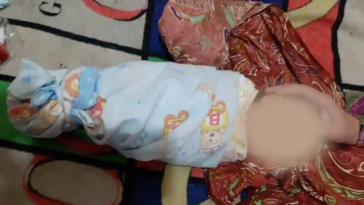Bayi Terlantar Ditemukan Warga Palembang di Bak Mobil Pikap, Kini Dibawa ke Rumah Sakit
