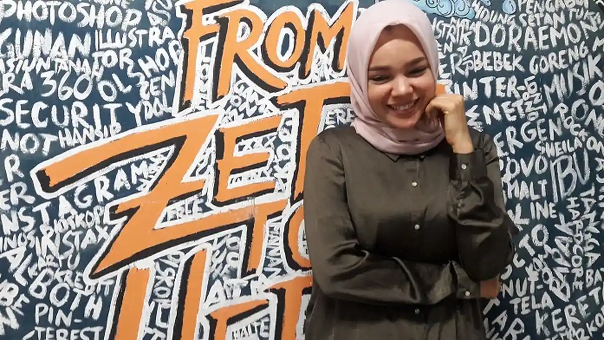 Dewi Sandra Tidak Masalah Jalani Hidup dengan Suami Saja