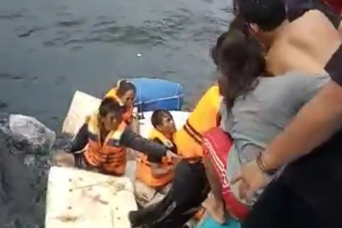 KRONOLOGI Penyelamatan ABK Terapung di Lautan oleh ABK KM Bersama Natuna I Probolinggo