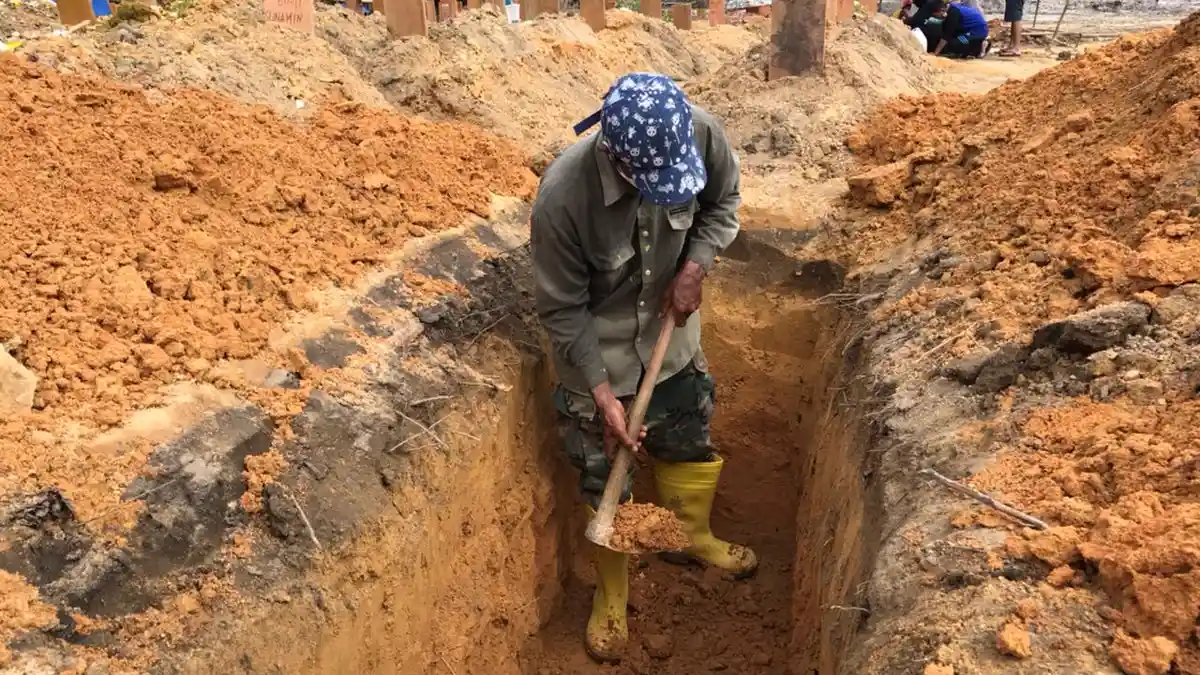 Kasus Covid-19 di Kepri Turun, Begini Pengakuan Penggali Makam di Natuna dan Batam