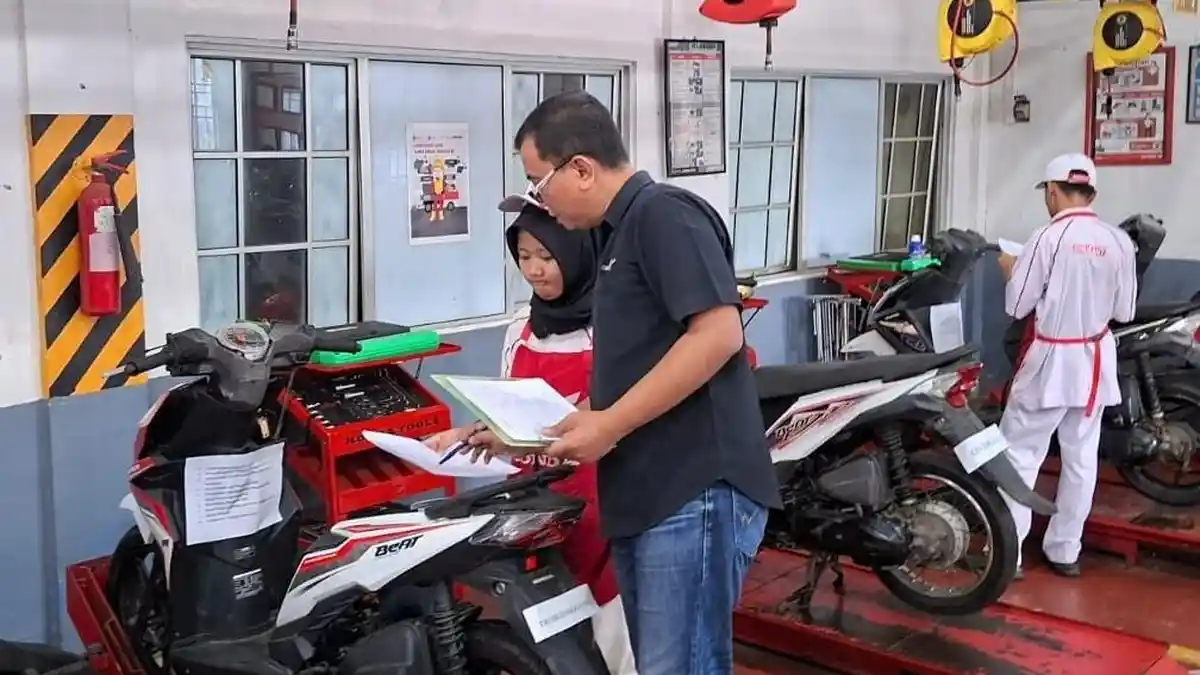74 Siswa TSM SMKN 3 Batam Jalani UKK Berstandar Industri Honda - Tribunbatam.id
