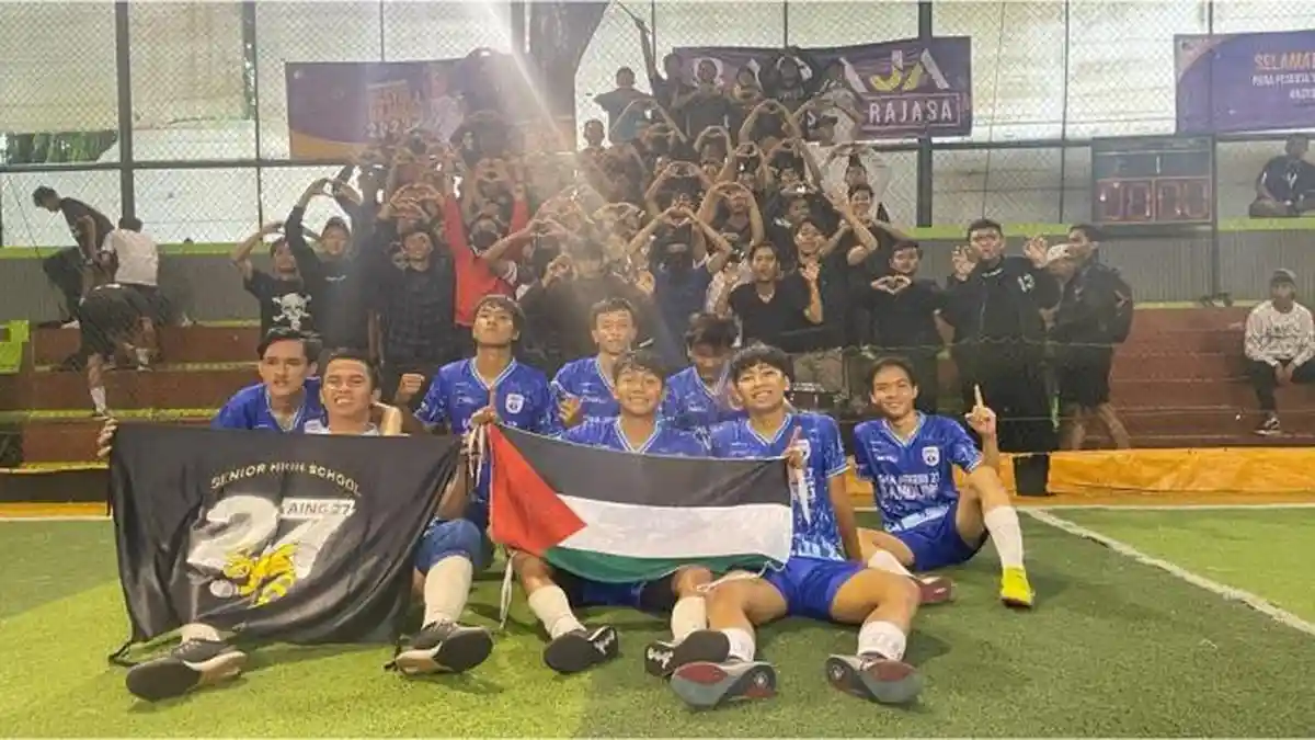 Babak 16 Besar Turnamen Futsal Rasyid Rajasa: Kejutan, SMA 16 Bandung ...