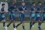 pelatih-persib-bandung-robert-alberts-diliburkan-empat-hari.jpg
