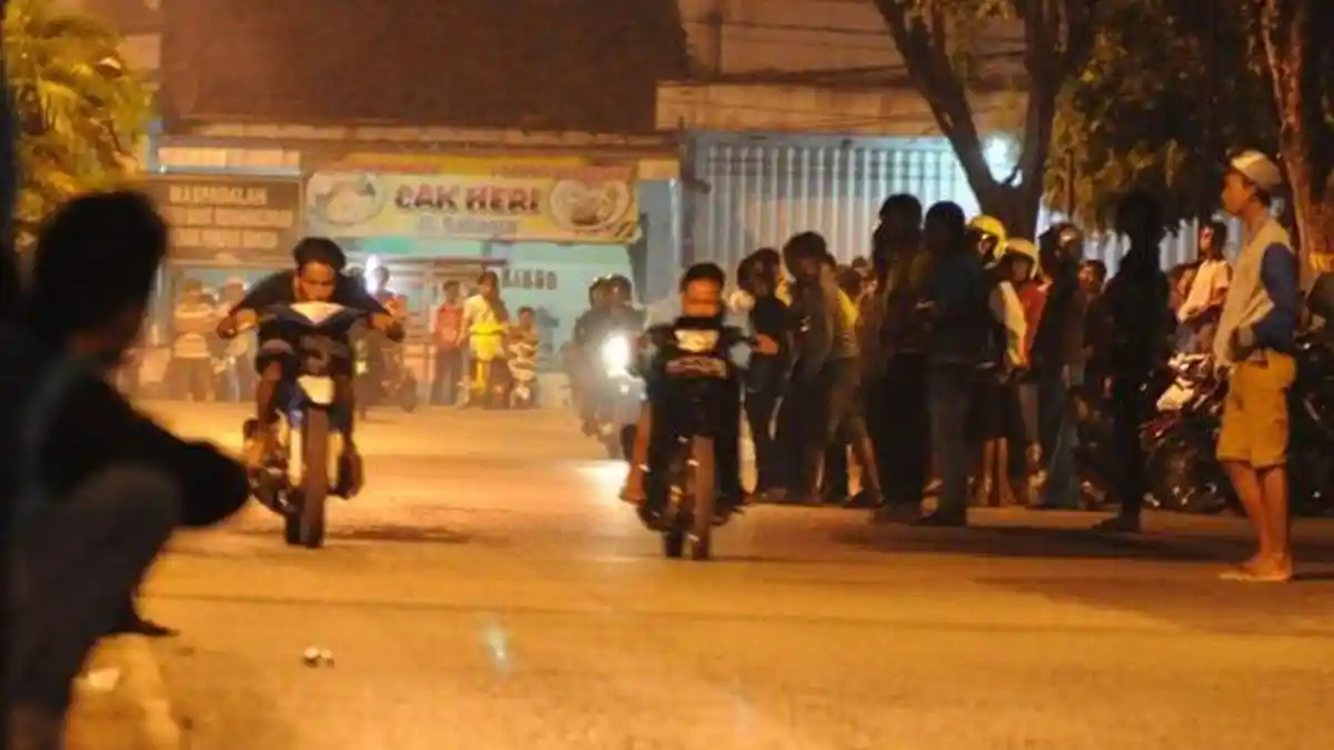 Ini Trik Khusus yang Digunakan Para Joki Balap Liar Ketika Balapan