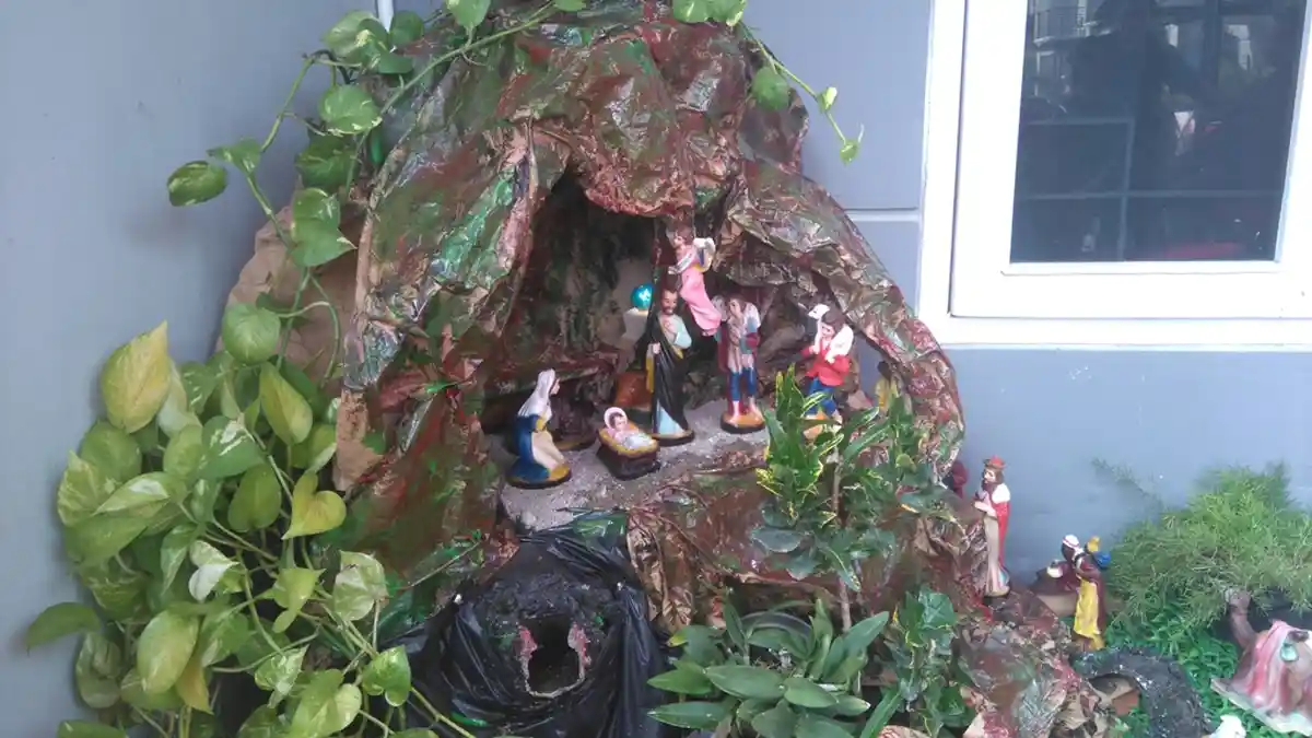 Goa Maria Jadi Hiasan Natal di Rumah Citra Scholastika