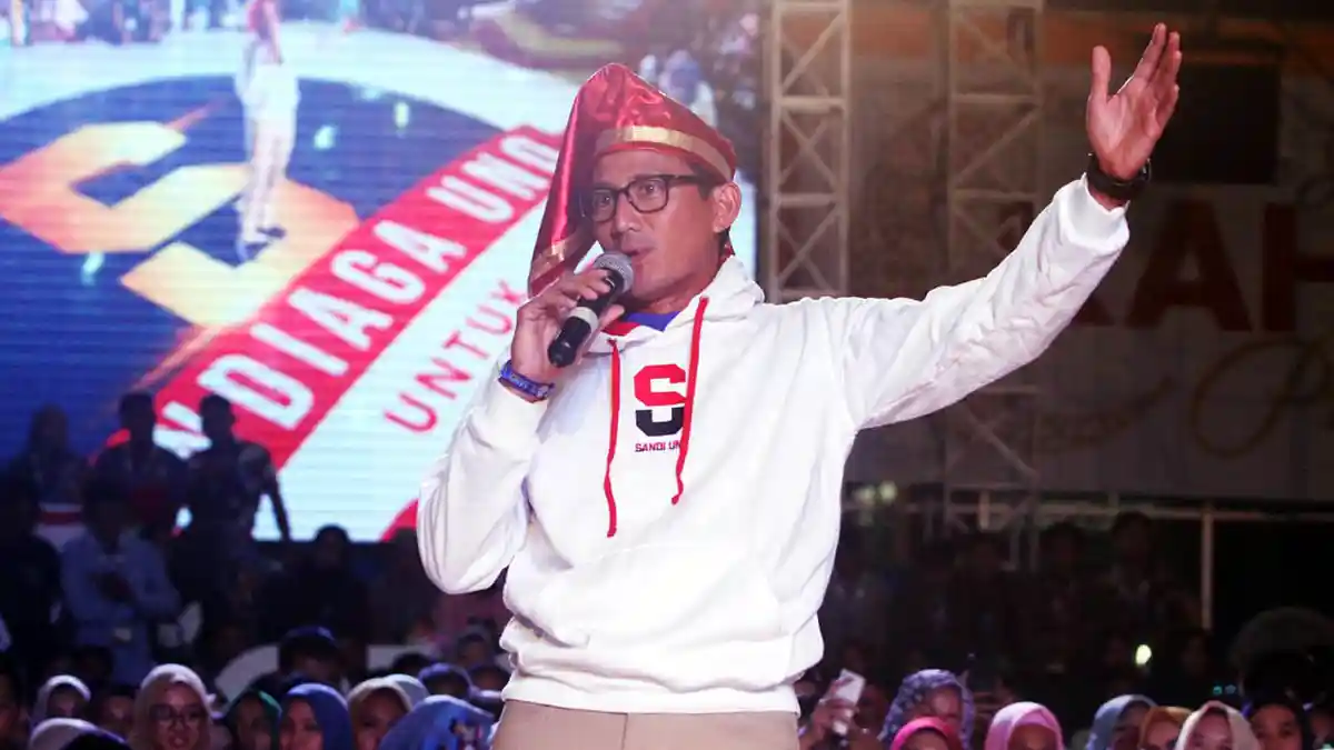 Sandiaga Plester Tangannya Karena Infeksi