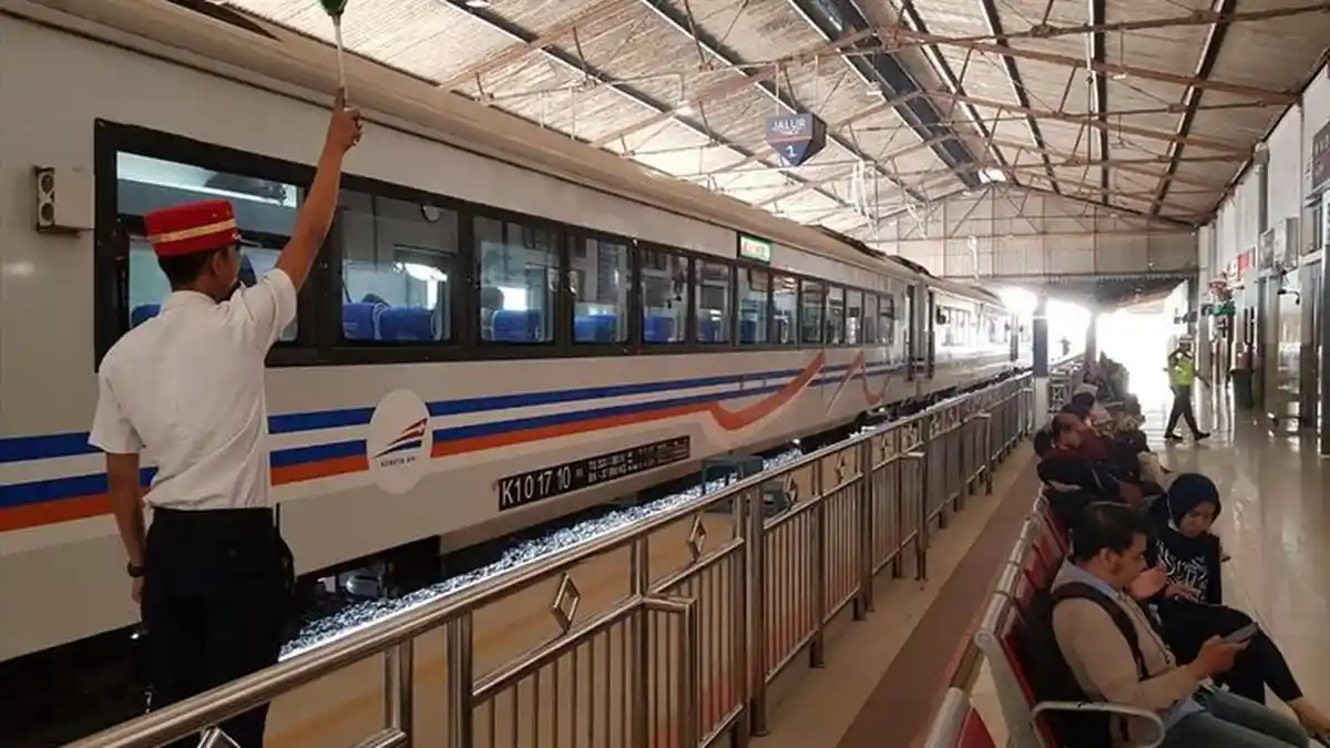 Akibat Mati Listrik, Kereta Api Terlambat Lebih dari 6,5 Jam di Stasiun Madiun