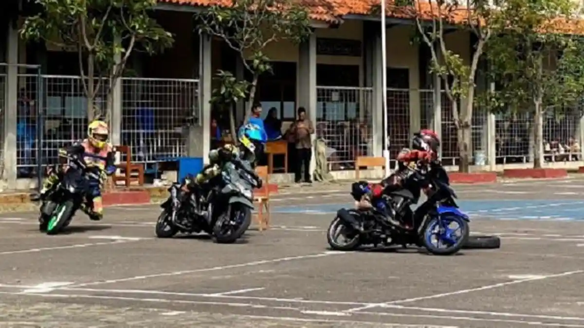 Viral, SMK KORPRI Majalengka Sediakan Ekskul Balap Motor 'Roadrace', Ini Prestasinya