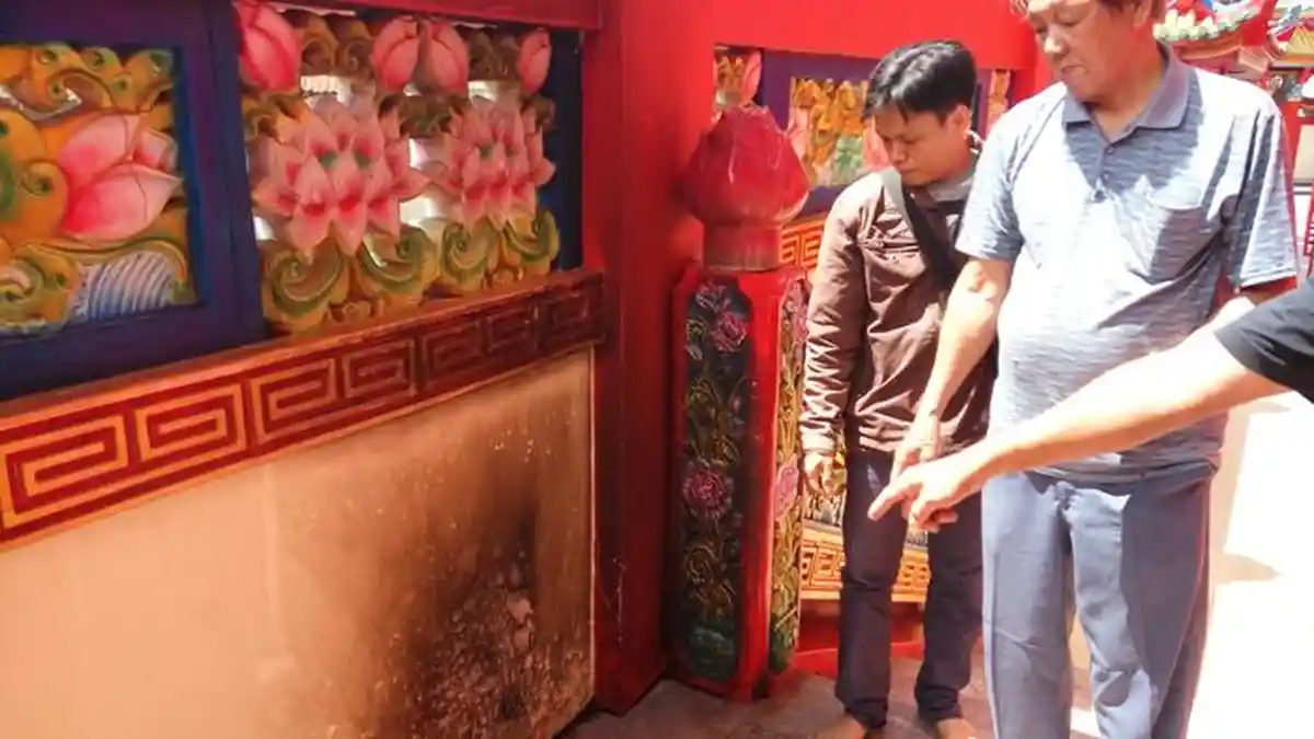 Vihara Budi Dharma Singkawang Dilempari Bom Molotov