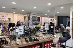 Mal Palopo City Market Diserbu Pembeli Jelang Lebaran, Parkir Meluber ke Bahu Jalan