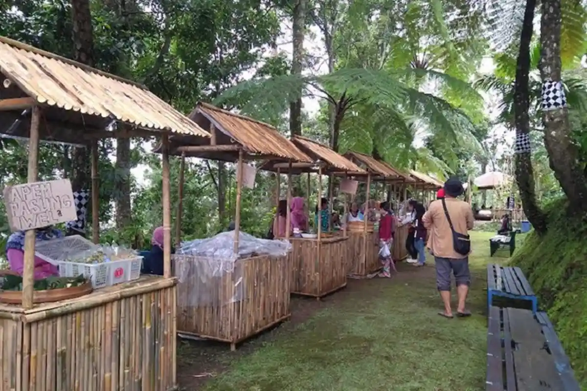 Pasar Budaya Dengan Konsep Tradisional Digelar di Komplek Puri Saraswati Candi Cetho Karanganyar