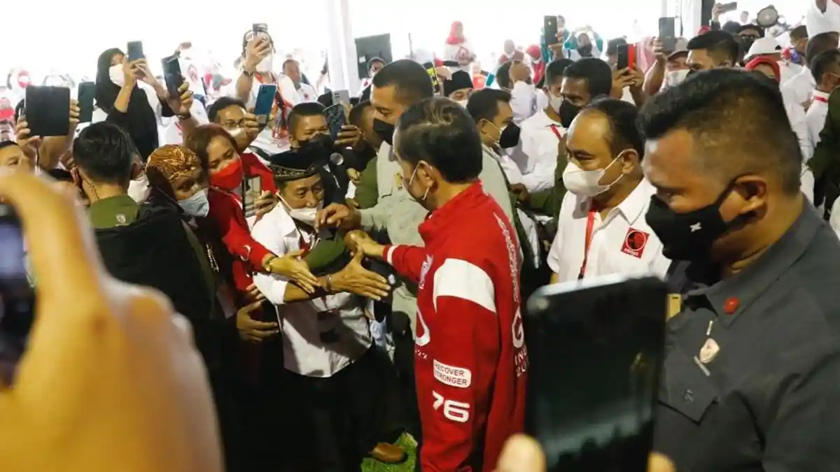 Pada Relawan Projo di Magelang, Jokowi: Ojo Kesusu, Meskipun Mungkin yang Kita Dukung Ada di Sini