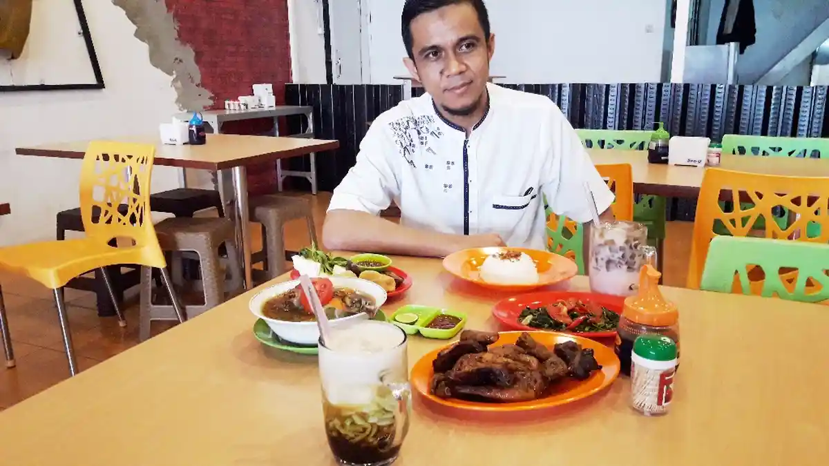 Ayam Kampung Muda di Rumah Makan ini Dagingnya Manis Dan Empuk hingga ke Tulang