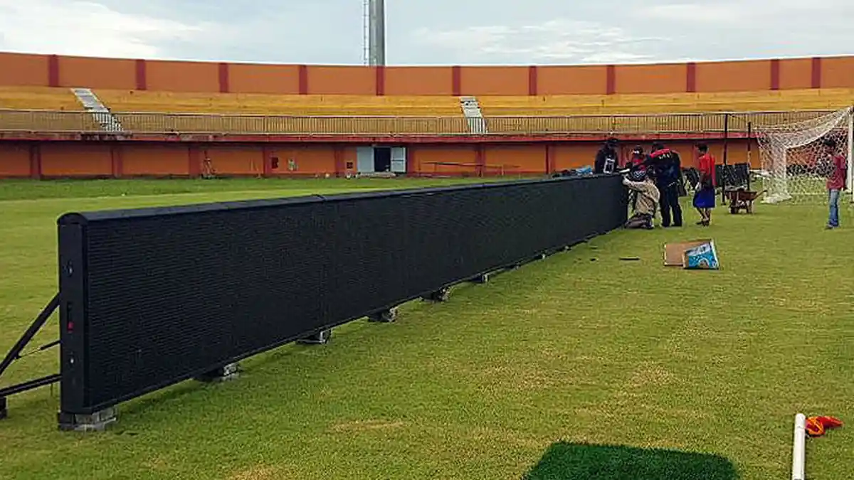 Markas Madura United Disolek: Alat Ini Dipasang Sekeliling Lapangan