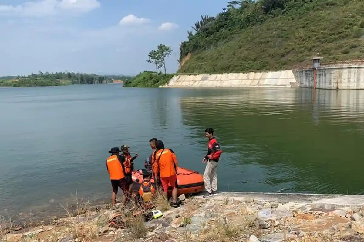 Korban Tenggelam di Bendungan Way Sekampung Ditemukan Tak Bernyawa, Tangis Keluarga Pecah