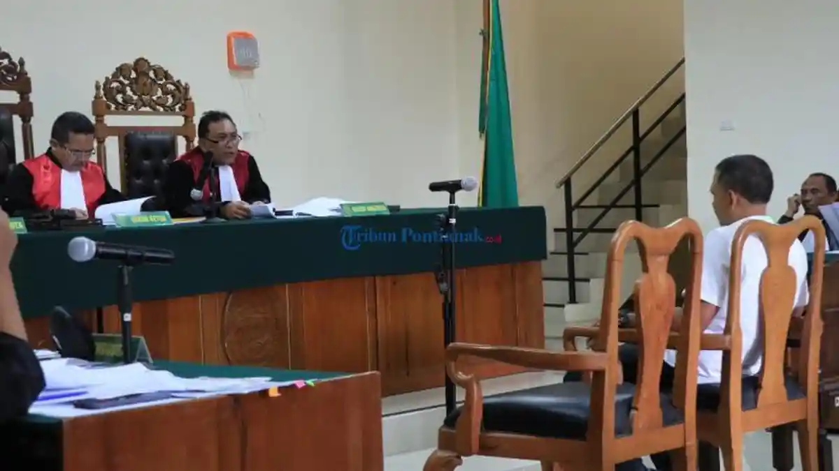FOTO: Sidang Lanjutan Terdakwa Tipikor Mantan Bupati Bengkayang, Suryadman Gidot - gidotdisidanglagi02.jpg