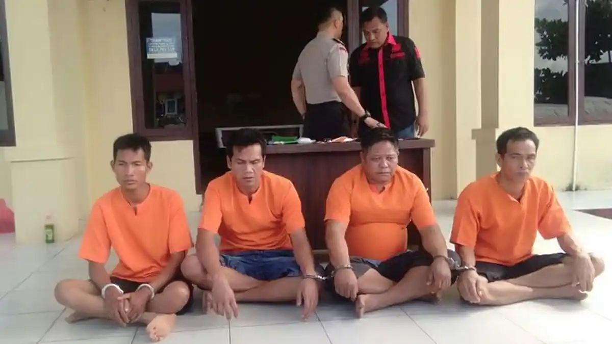 4 Bapak-bapak Ini Terancam Hukuman Mati atau Seumur Hidup. Ini Perbuatan Mereka