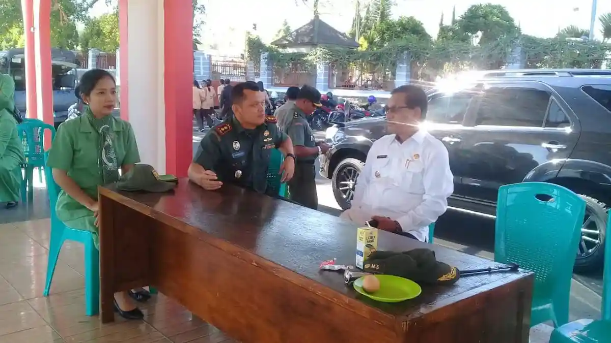 Jelang HUT TNI Ke-74, Bupati Kamelus dan Dandim Rudi Donor Darah Bagi Masyarakat Manggarai