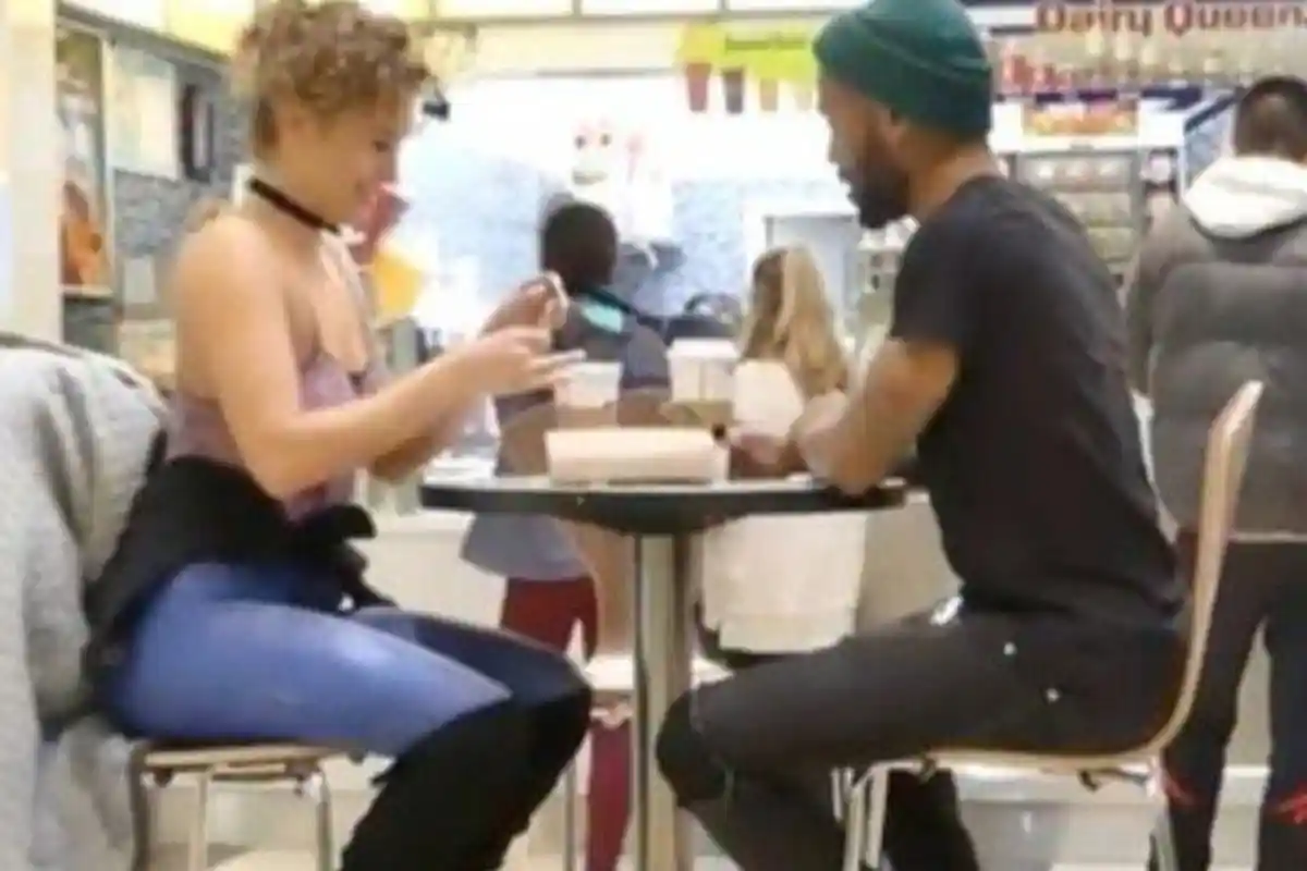 Wanita Ini Sengaja Tanpa Busana Temui Teman Kencannya di Mall, Begini Reaksinya Setelah Tahu