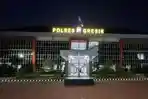 Suasana-Mapolres-Gresik-pada-malam-hari.jpg