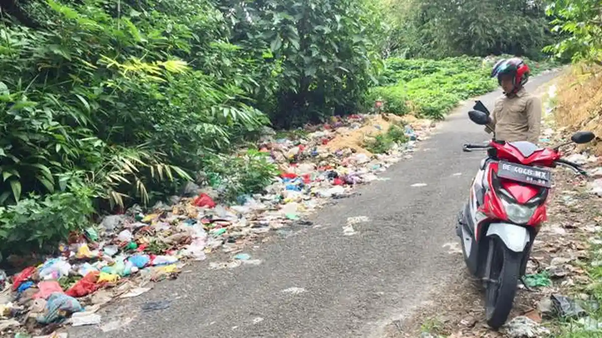 Pemkab Lampung Barat Tiap Hari Angkut 15 Ton Sampah 