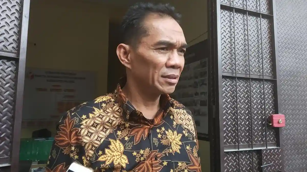Akun Facebook Ketua DPRD Majene Minta Pulsa