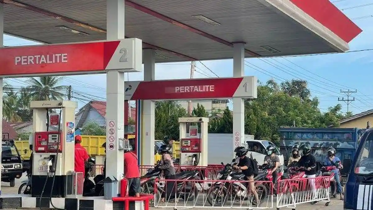 Harga BBM Resmi Turun! Cek Harga Pertalite dan Solar Terbaru di SPBU Seluruh Indonesia