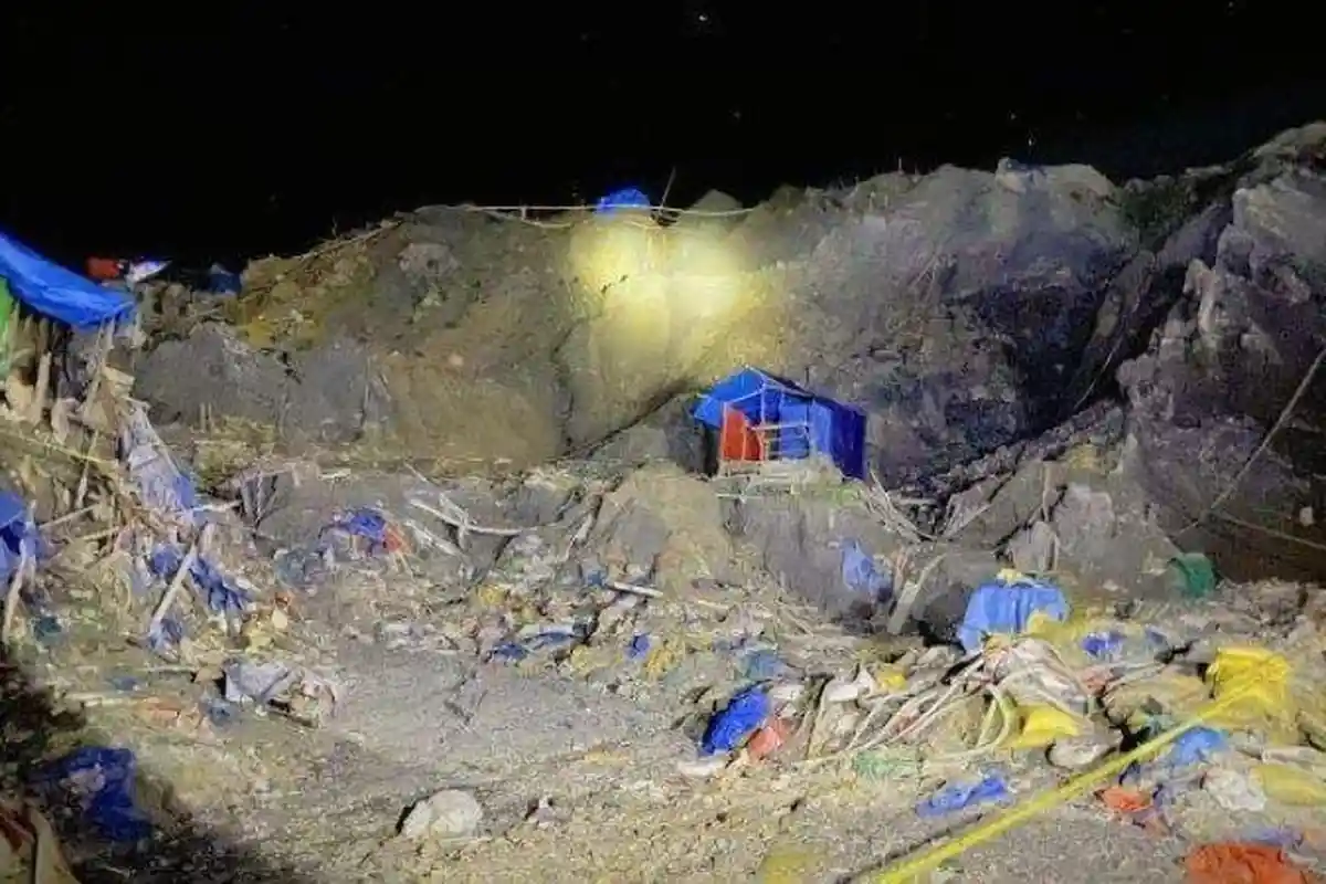 Ngeri, 7 Penambang Tewas dan 20 Lainnya Tertimbun Longsor di Gunung Botak Maluku