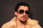 Arti Lagu DtMF - Bad Bunny, Lirik: Debi Tirar Mas Fotos De Cuando Te Tuve