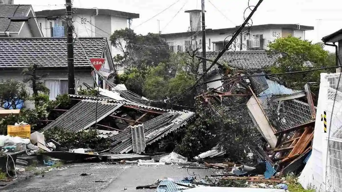 Topan Shanshan Hantam Jepang, Penerbangan dan Kereta Api Dibatalkan, Ribuan Warga Dievakuasi