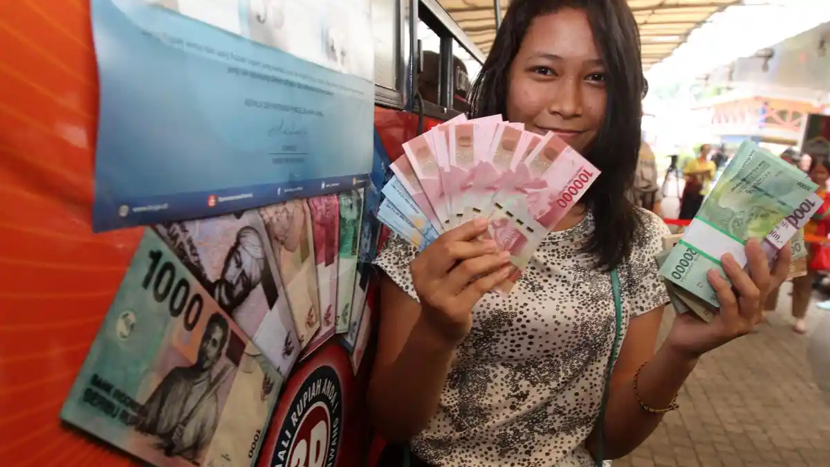 Rupiah Diprediksi Menguat Imbas Jatuhnya Dolar AS Pasca Statement The Fed