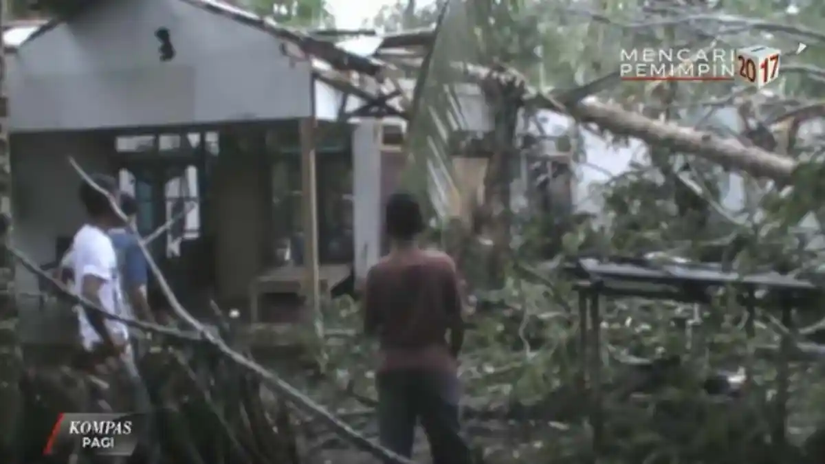 Ratusan Rumah Rusak Diterjang Puting Beliung, Kementerian PU Bantu Bahan Material